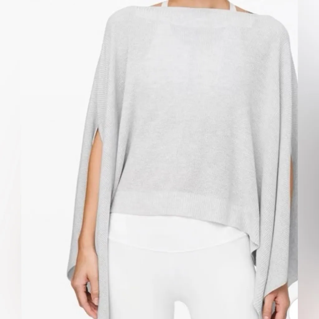 Lululemon Forward Flow Poncho Heathered Core Ultra Light Gray One Size - Image 2