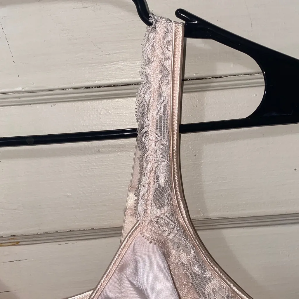 Bali Silky Baby Pink Lacey Bow Lingerie With Underwire & Adjustable Straps 40D - Image 4