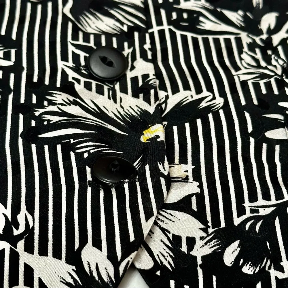 Julie Francis Vtg Black White Daisy Silk Women Sz 8 Short Sleeve Fitted Jacket - Image 5