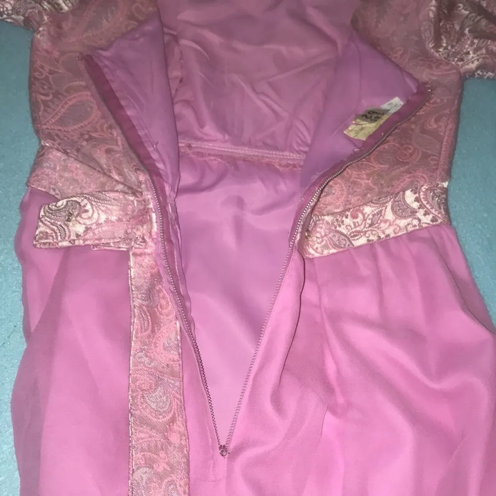 PAISLEY print textured maxi dress union made USA Vintage 1970 Barbiecore size S - Image 10