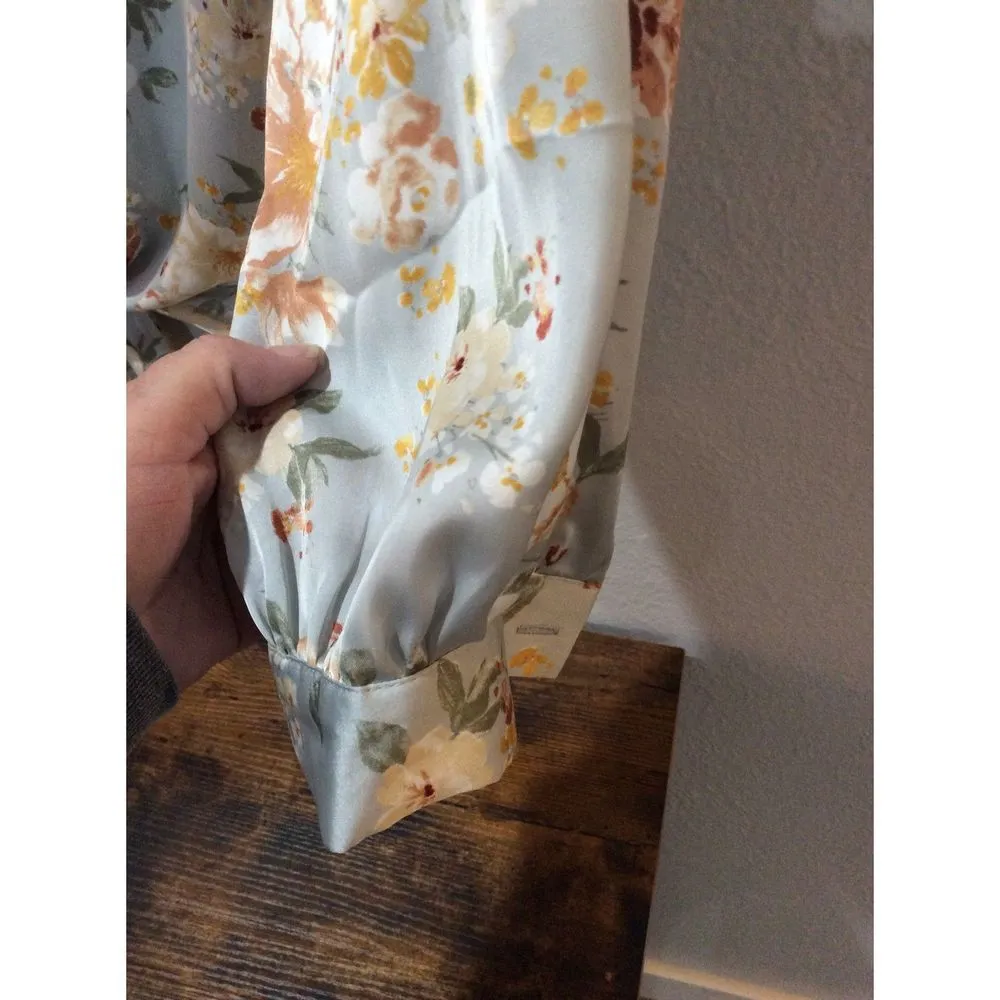 Cloud Chaser women's silver button up knot front floral top size large L - Image 3