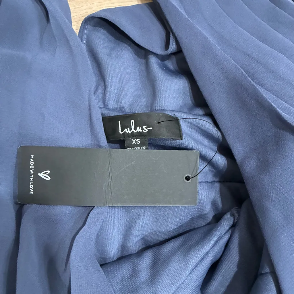 NWT Lulus Women’s Heavenly Hues Denim Blue Deep V-neck Maxi Dress Size XS - Image 5