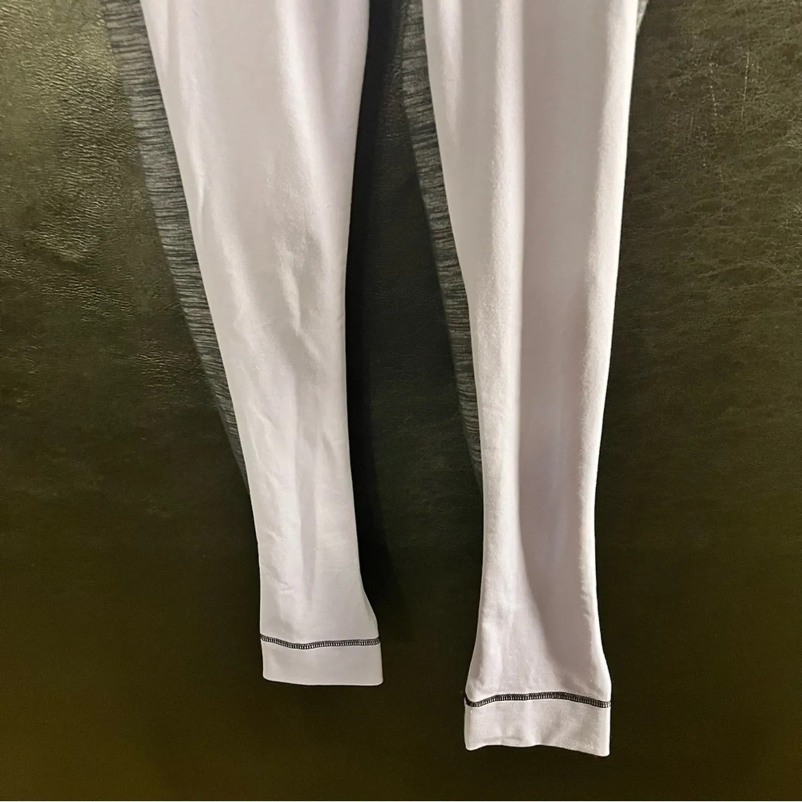 Lululemon Lavender Front‎ Leggings Size 4 - Image 4