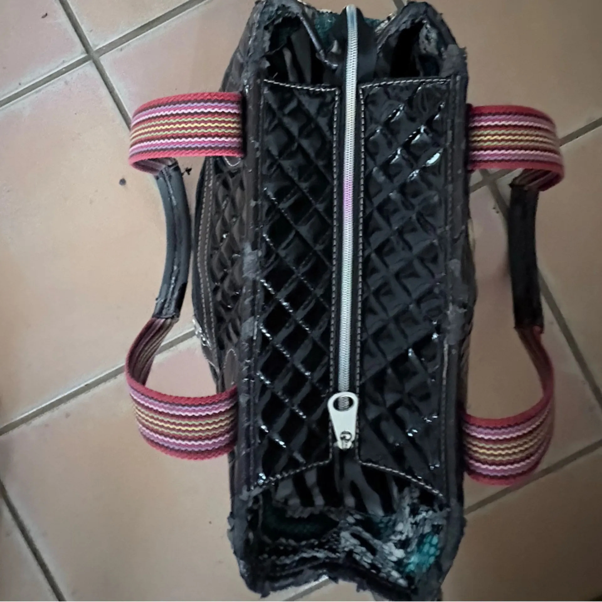 Black Quilted Women's Bag with Multiple Styles and Extra Compartments - Image 9