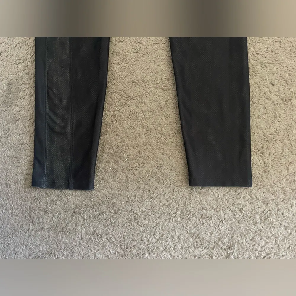 JoyLab Metallic Black Reptile Snakeskin Activewear Leggings - Image 7