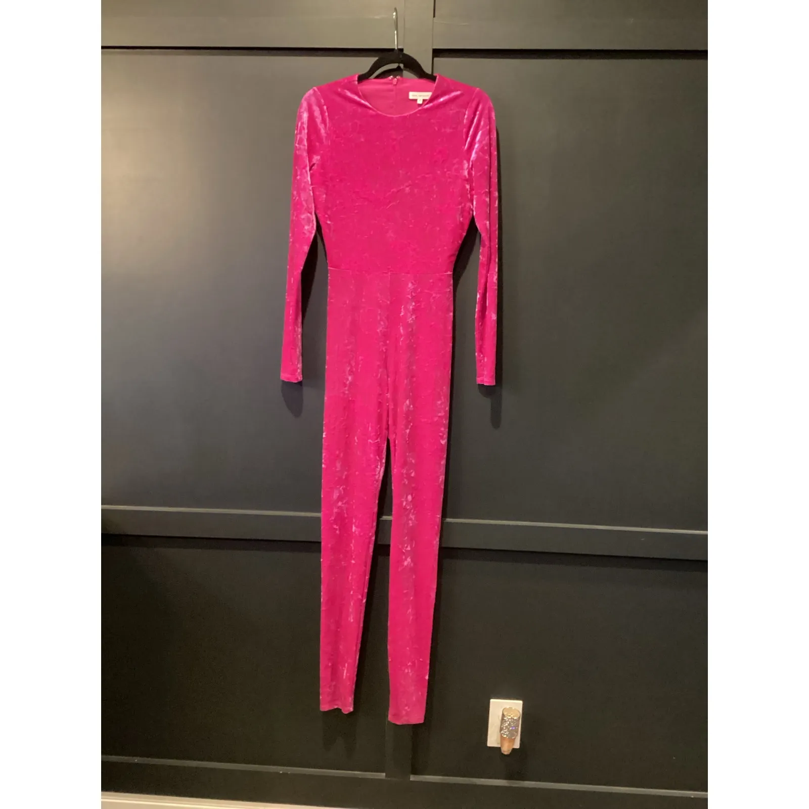 Good American Fuchsia pink Crushed Velvet Catsuit jumpsuit size 2 - Image 6