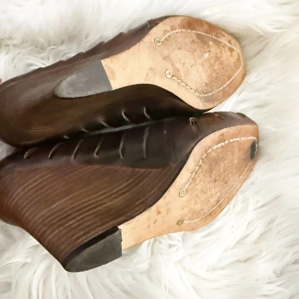 FRYE | Gwen Wedge Sandals Brown Leather Ankle Strap Peep Toe Heels | Size 6 - Image 4