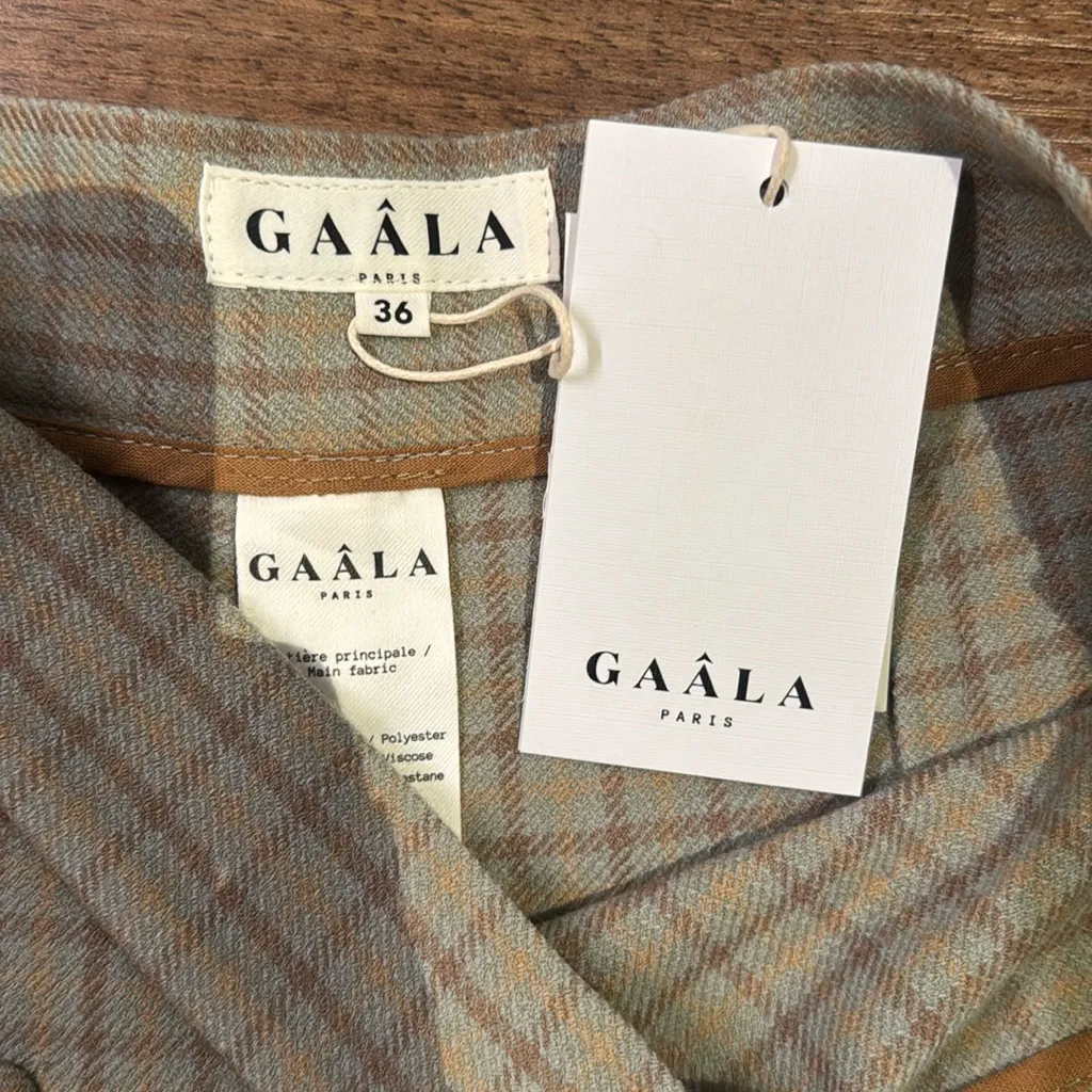 High Waist Plaid Women Shorts Tan Size undefined - Image 2