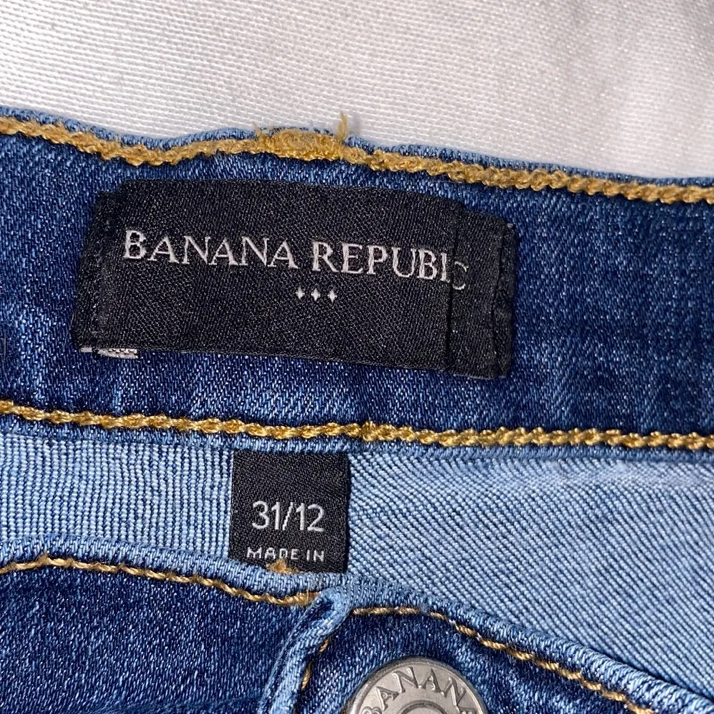 - Banana Republic Women’s Jean Shorts Size 12/31-EUC - Image 2