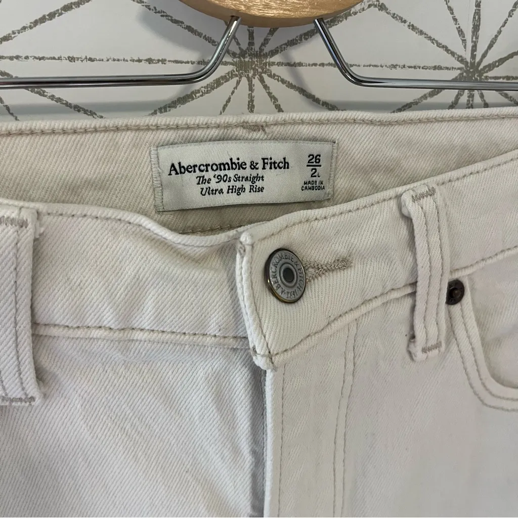 Abercrombie 90’s Straight Ultra High Rise 2L - Image 4