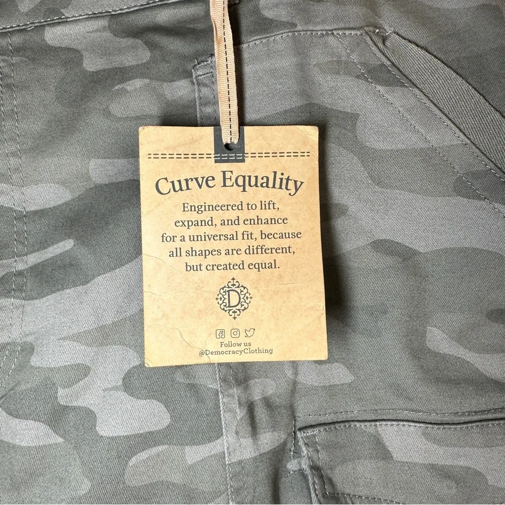 Democracy Shorts 24W Army Green Camo Camouflage Cargo Ab Technology Curvy New - Image 5