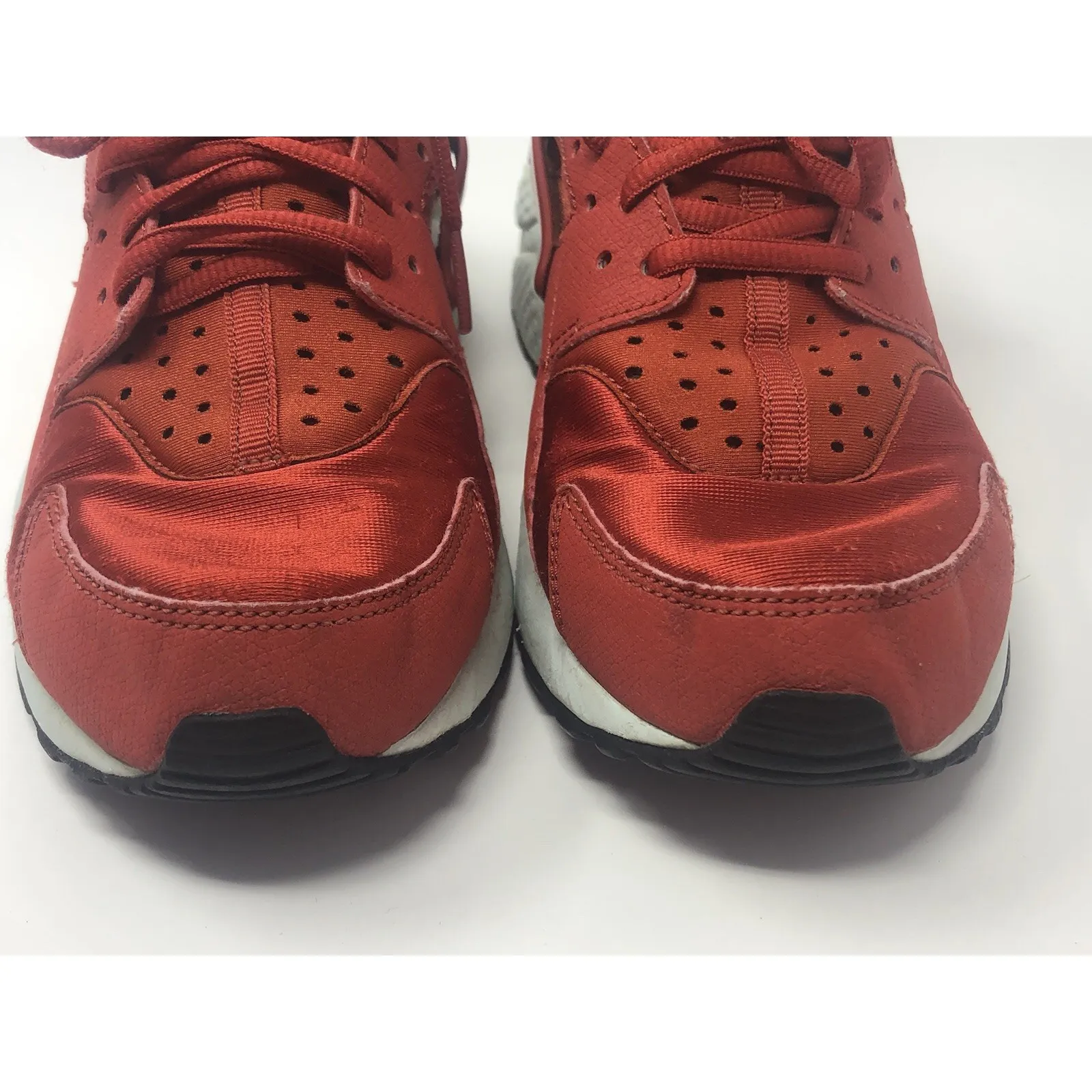 Size 7 US- Nike Air Huarache Run Red‎ &White - Image 2