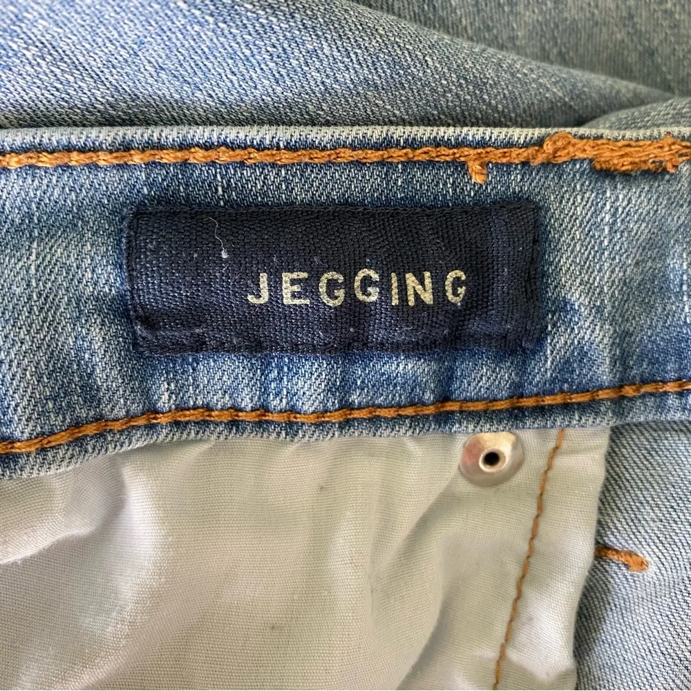 Women’s Aeropostale 5 Pocket Light Blue Denim Jean Jegging 10 Short - Image 3