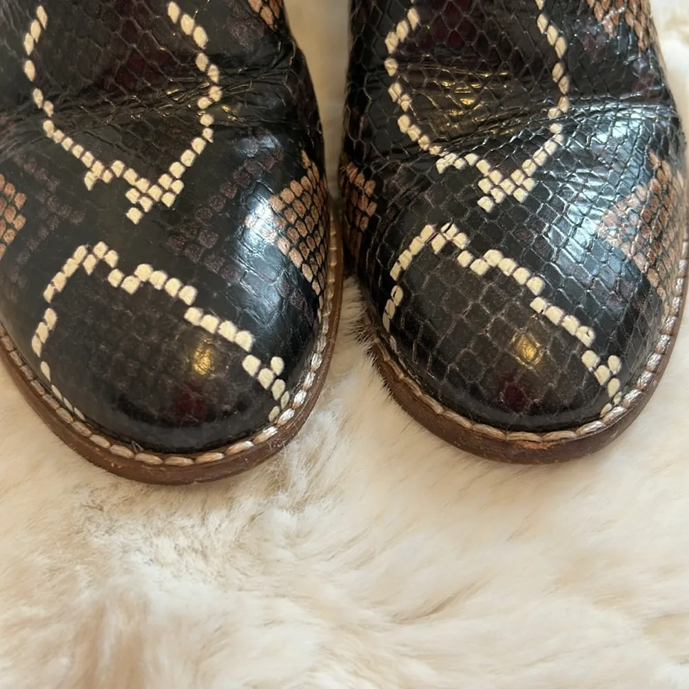 Madewell The Regan Boot in Snake Embossed Leather - Image 6