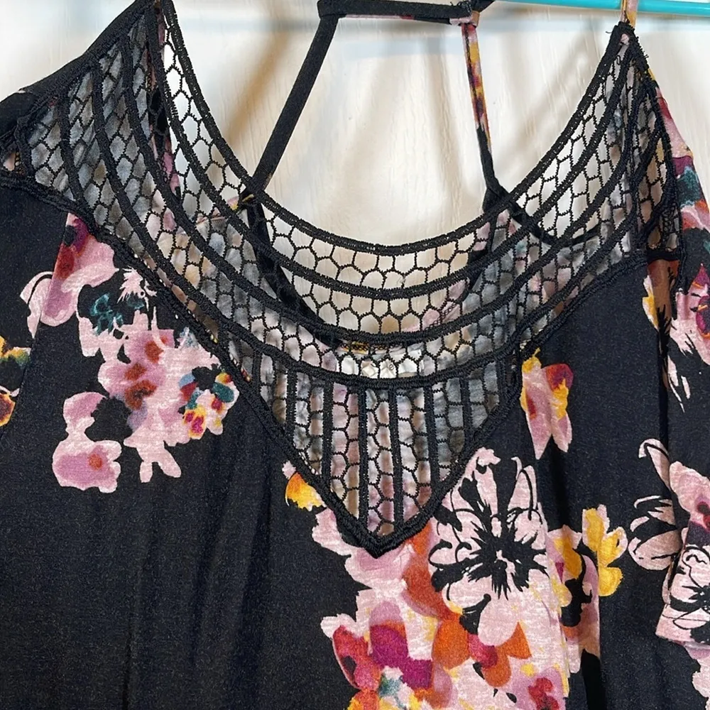 Plus Size Maurices Bohemian Black Pink Floral Blouse Size 0/14 GUC #4371 - Image 3