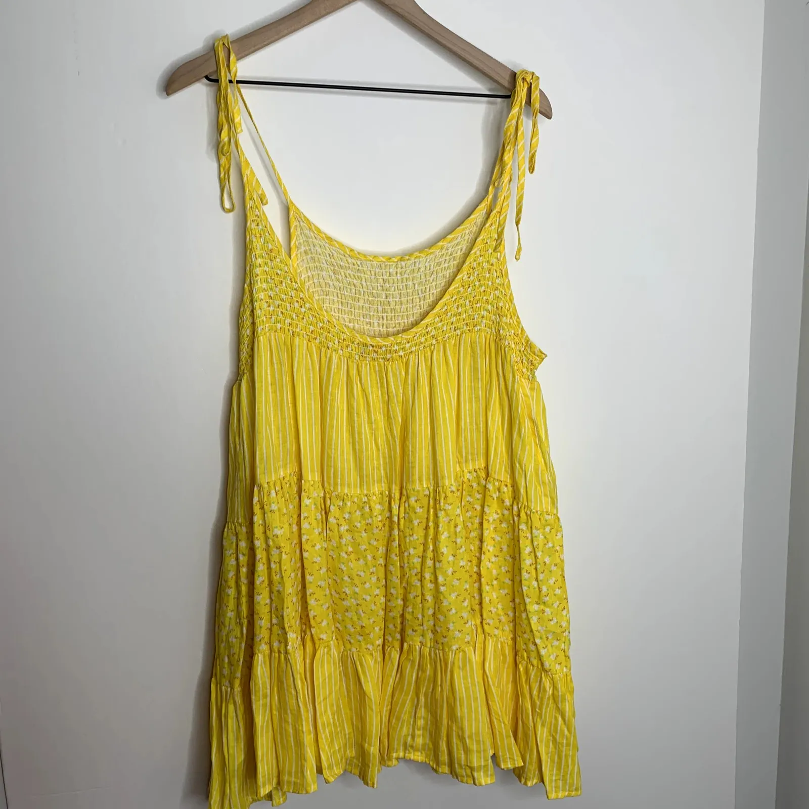 Solid & Striped The Parker Dress in Ditsy Floral Yellow Womens Medium - Image 12