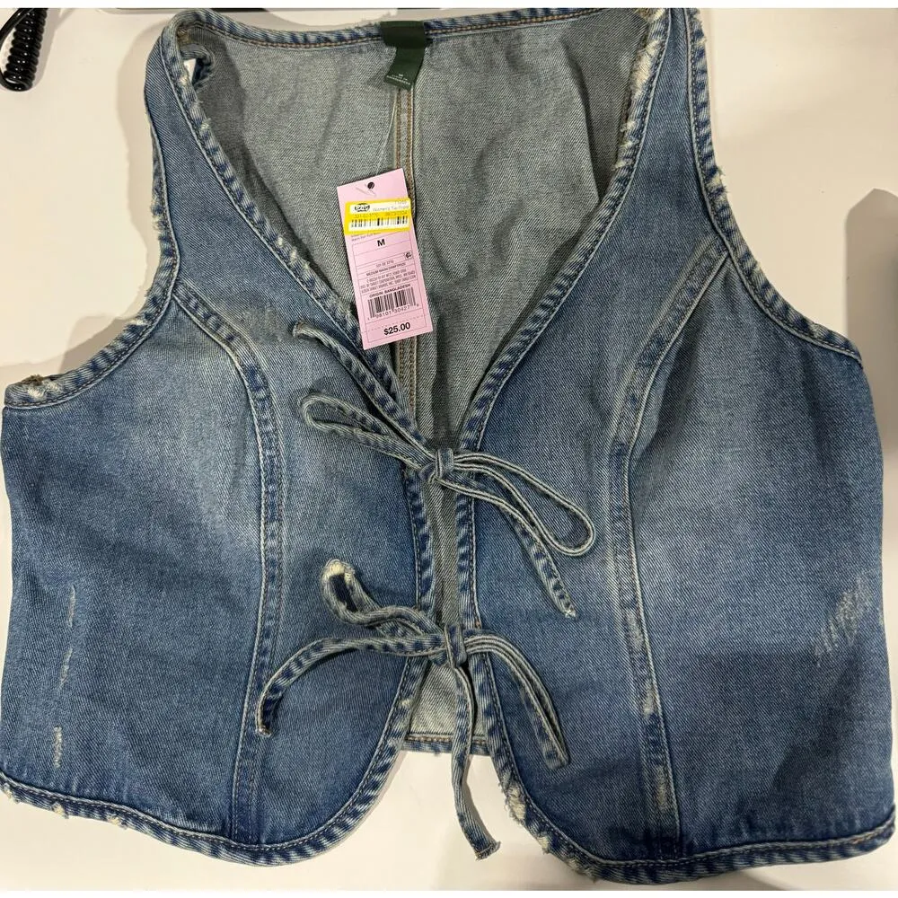 Denim vest from tailored in standard fit with a cropped length - Image 4