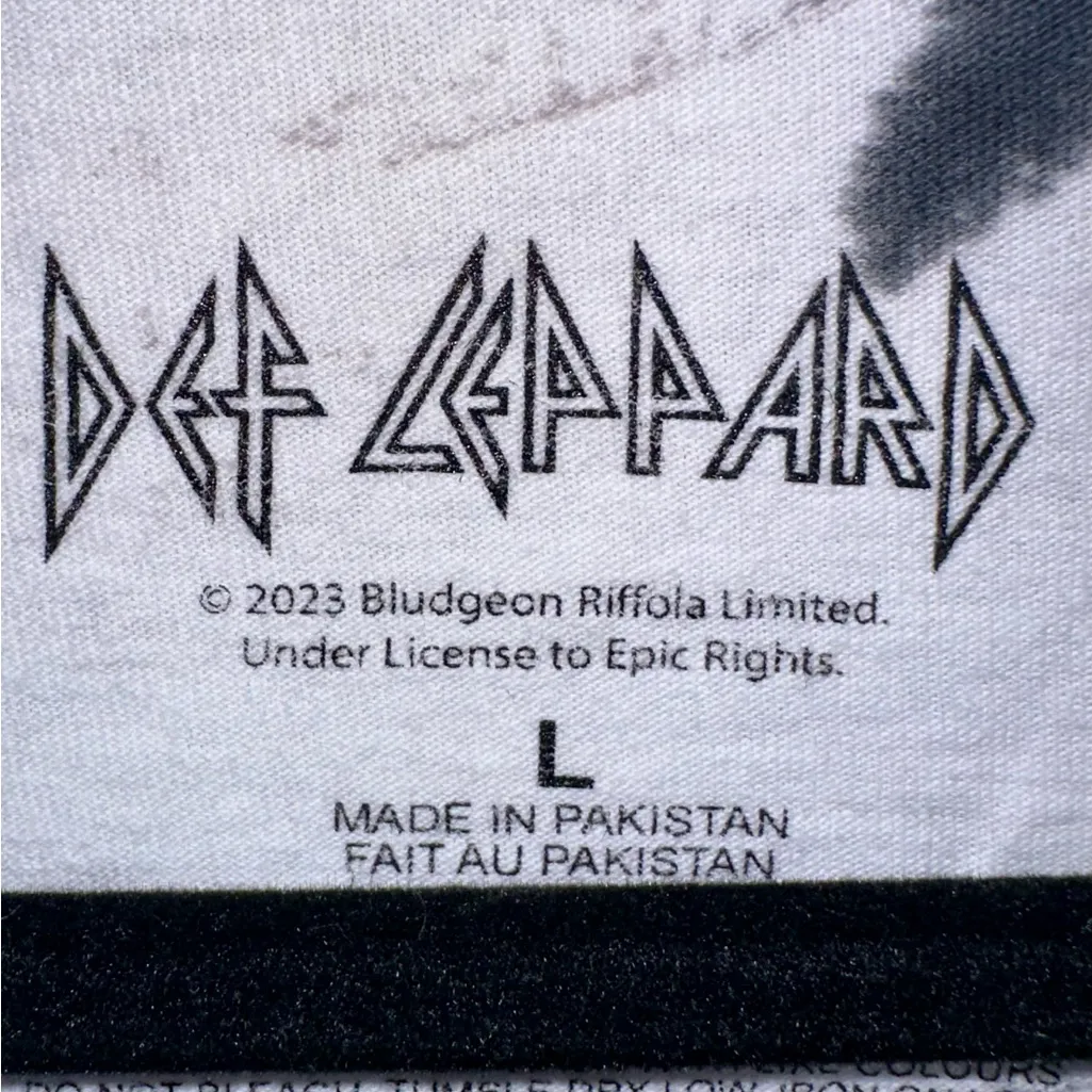 NWOT DEF LEPPARD “Animal” Tee - Large - Image 3