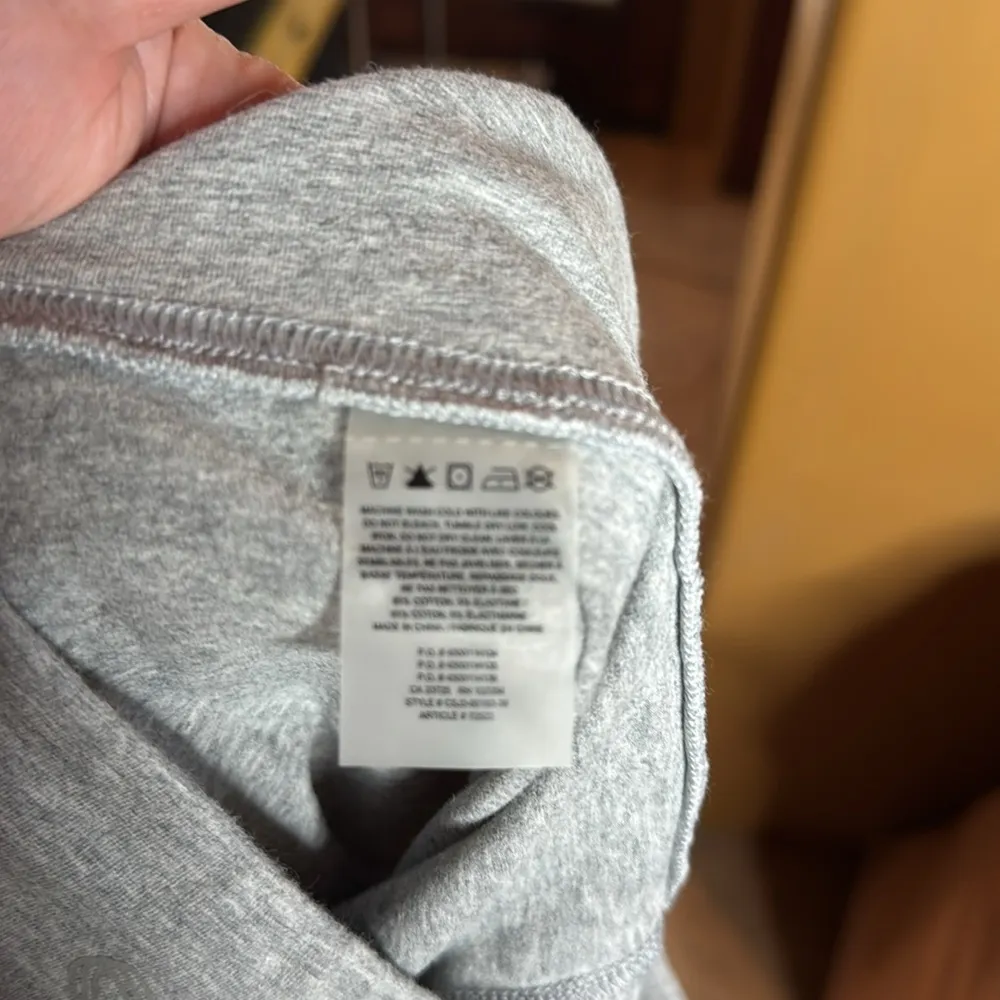 Aritzia x Tna Chill Mid Rise Biker Shorts Gray Size Small - Image 7