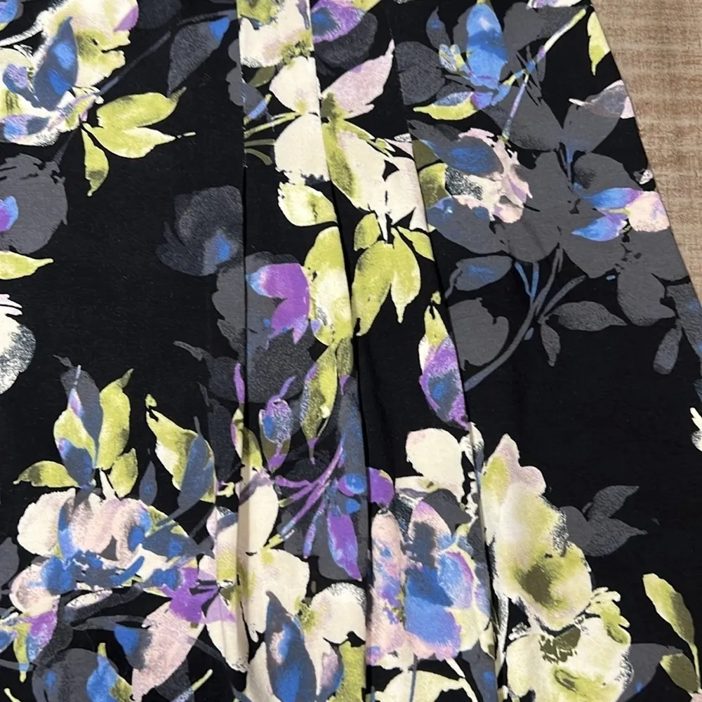 J. Jill Womens Skirt Sz LP Rayon Blend Alliummoon Floral Pleat Knee Length Black - Image 2