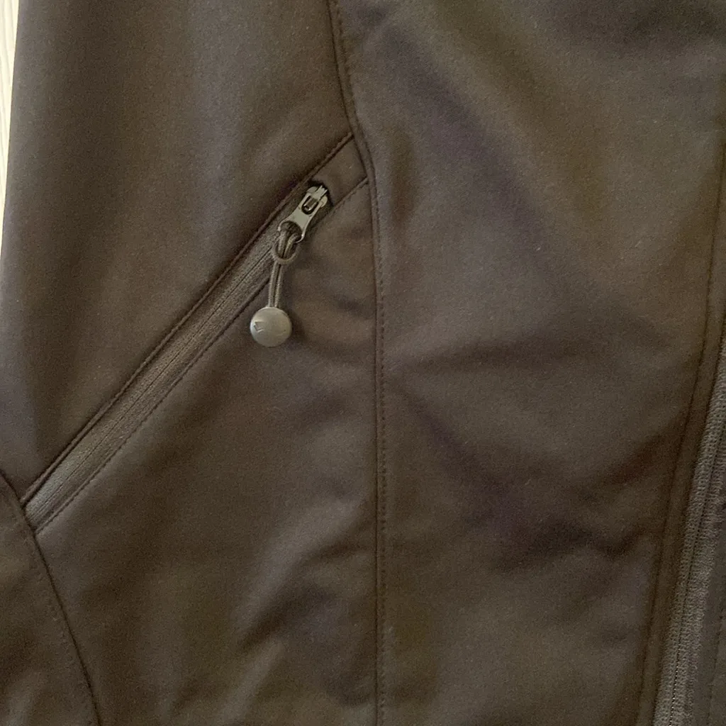 CRIVIT OUTDOOR MAN VEST size is Europe 40 length 28” pit to pit 38” color black Size M - Image 4