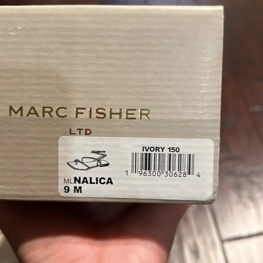 NWT Marc Fisher Nalica Flat Sandal White 9 - Image 10