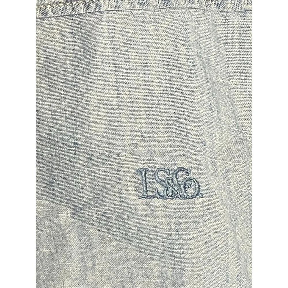 Levi’s Women's XL Long Sleeve Cotton Button Down Light Blue Relaxed Fit Chambray - Image 6