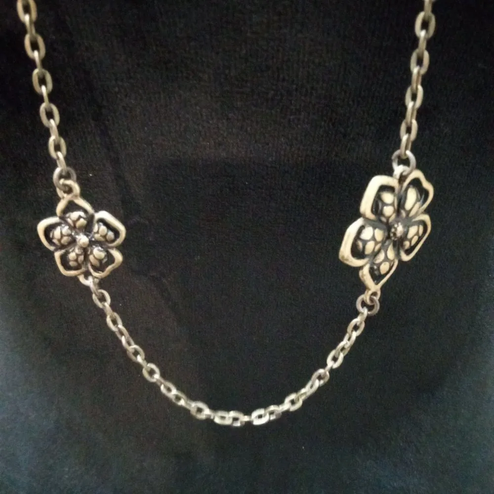 Women Fashion Chunky Gold Tone Carved Charm Floral Art Long Chain Necklace - Image 3