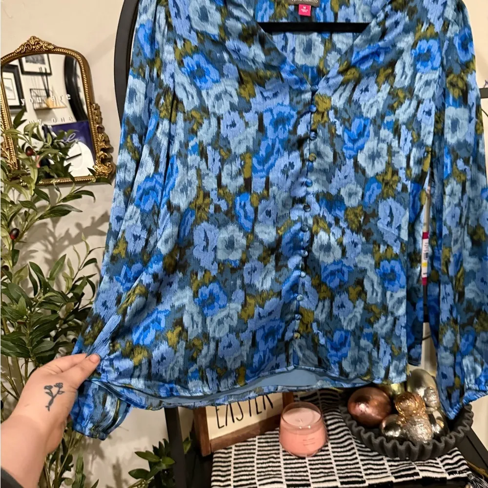 Vince Camuto Blue and Green Button Down Shirt size medium - Image 5