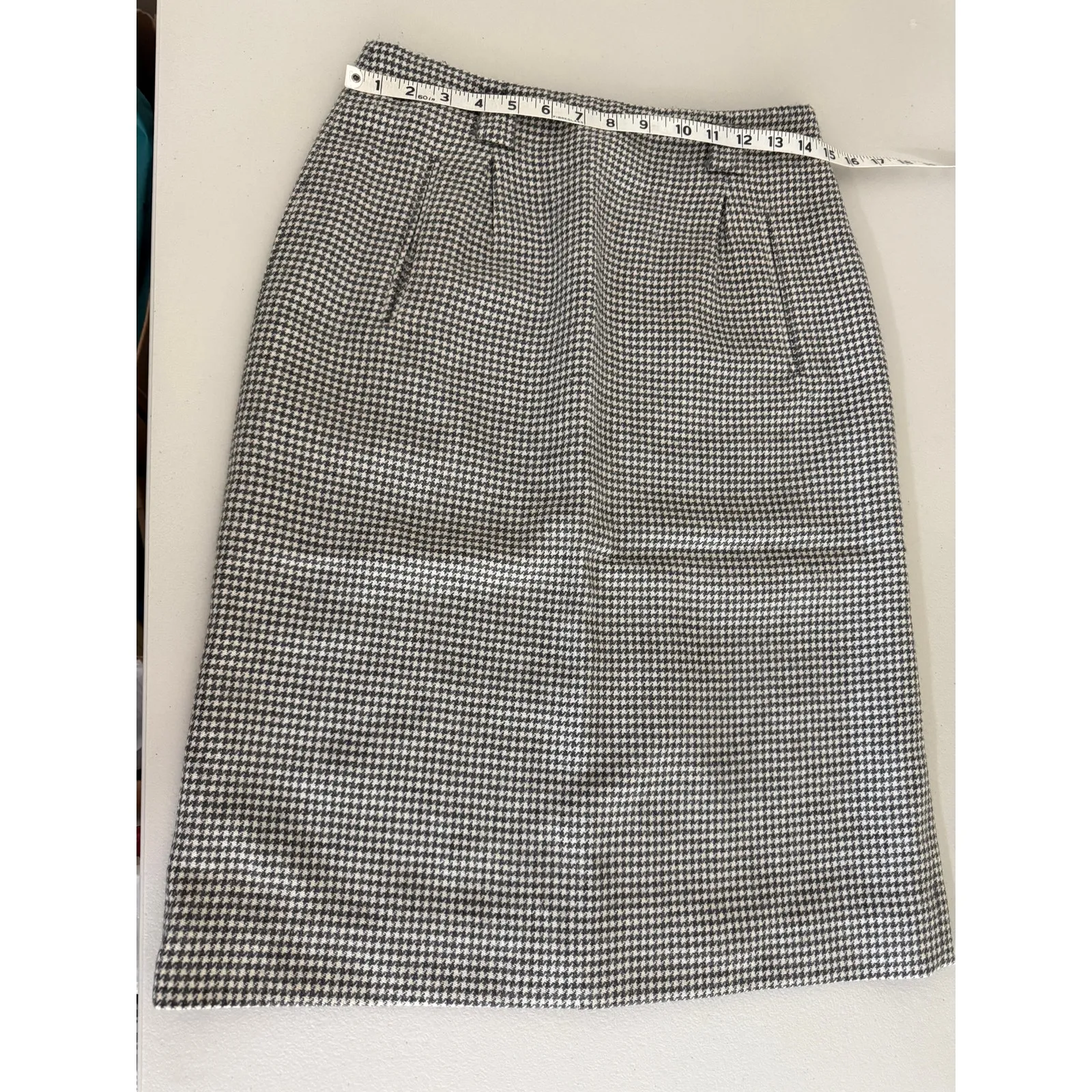 Vintage 80s/90s 100% Wool Gray Classic Houndstooth Plaid Pencil Skirt 10 Holiday - Image 6
