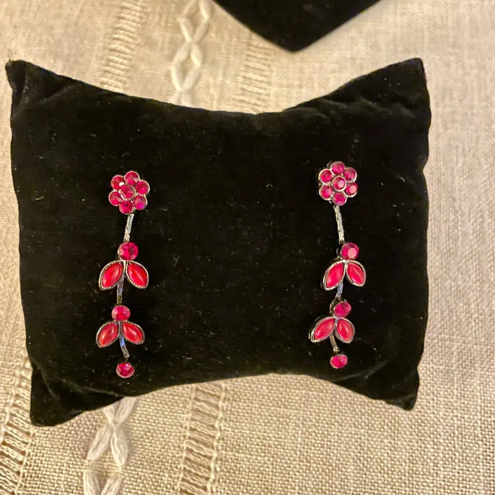 🌹Matching Red Flower Gem Y Necklace & Earrings🌹🆕 - Image 4