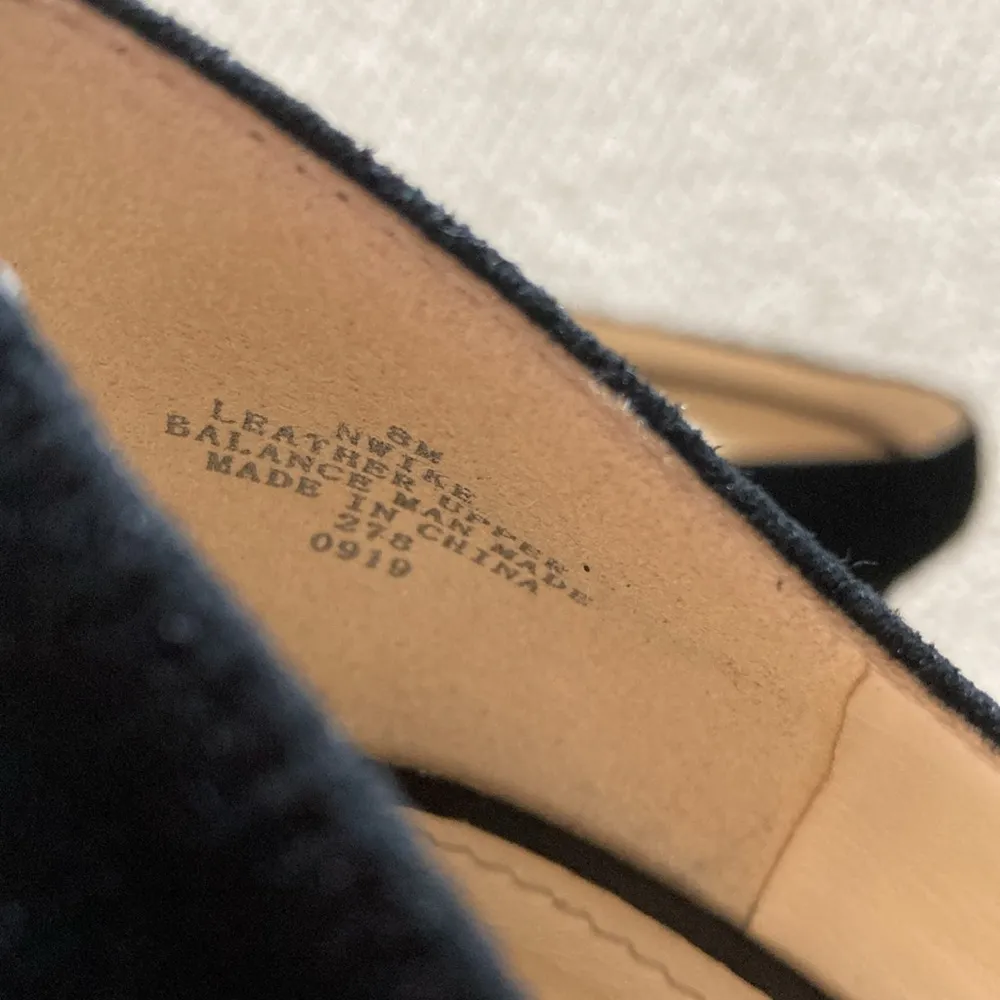 Nine West Suede Short Block Heel Pumps Black Size 8 Soft Leather Upper Like New - Image 5