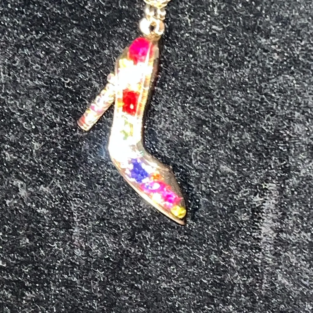 Elegant Multicolor rhinestone High Heel Pendant Necklace and Earrings Set. Gold - Image 4