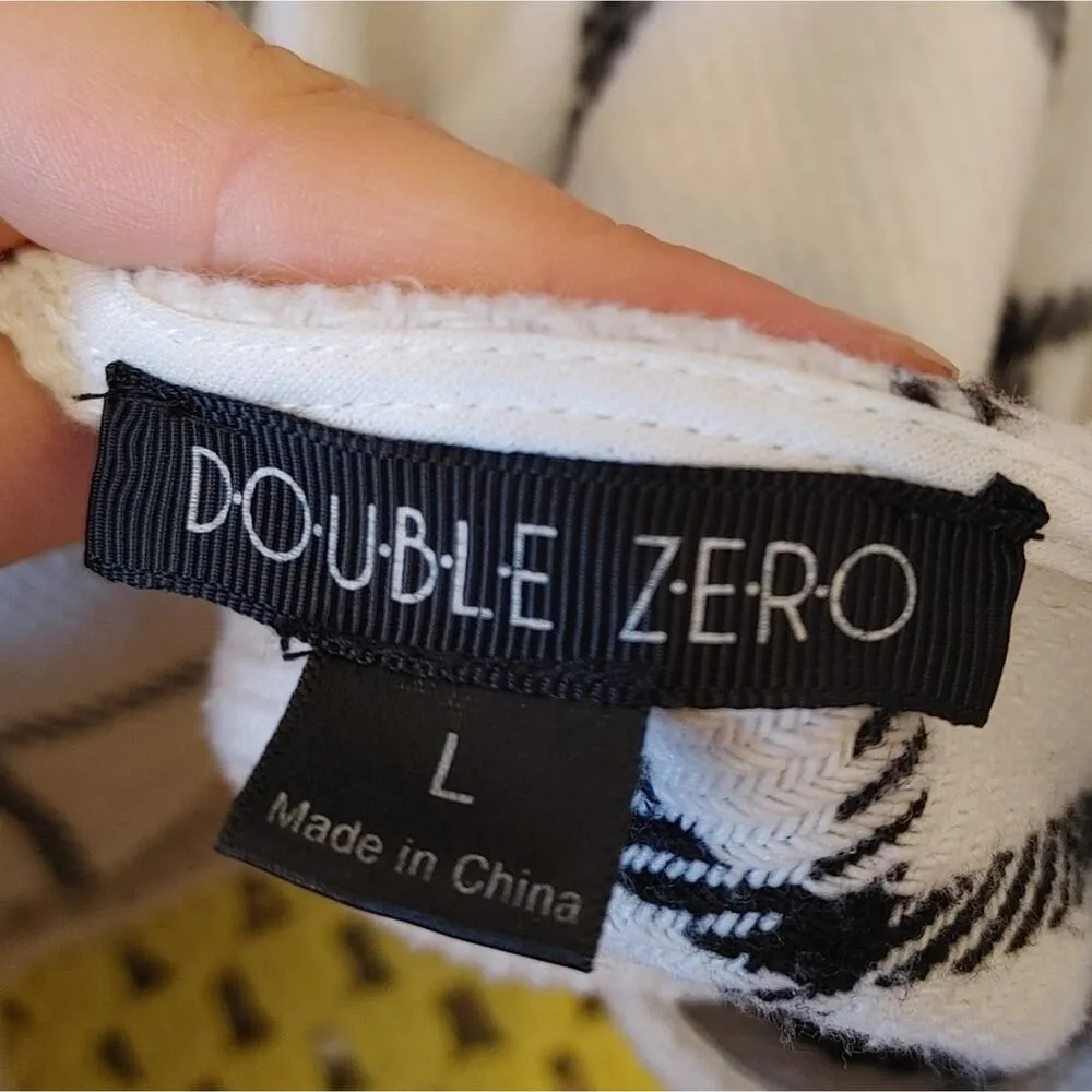 Double Zero Size Large L Geometric Shrug Heavy Thick Winter Cozy Coverup - Image 11