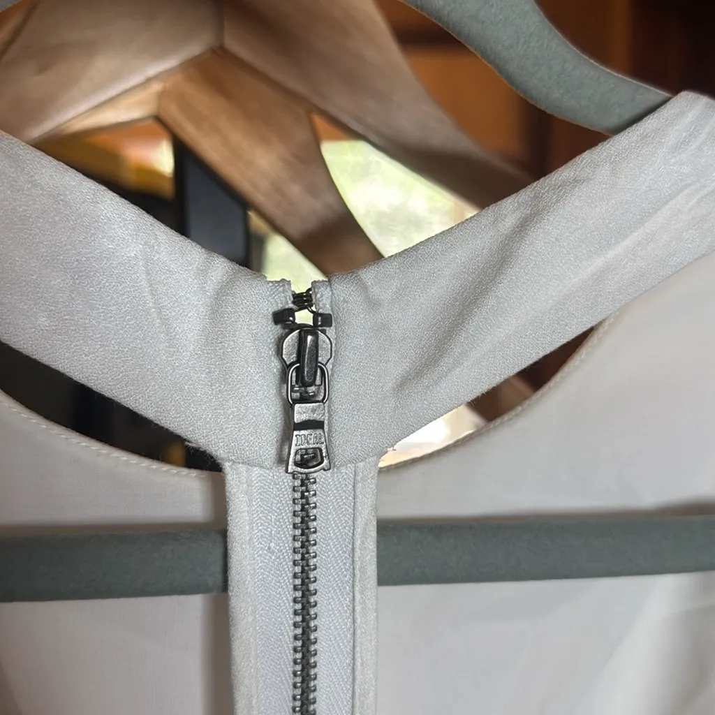 Alice + Olivia Halter Top T-Back White Romper Size Small - Image 9