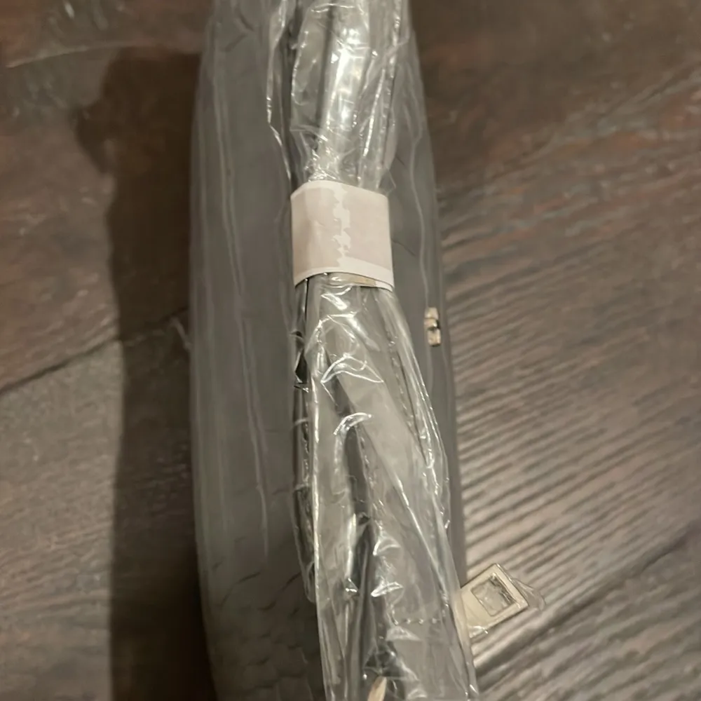 NWT Princess Polly peta and Jain peta + jain grey gray croc piper pu bag - Image 3