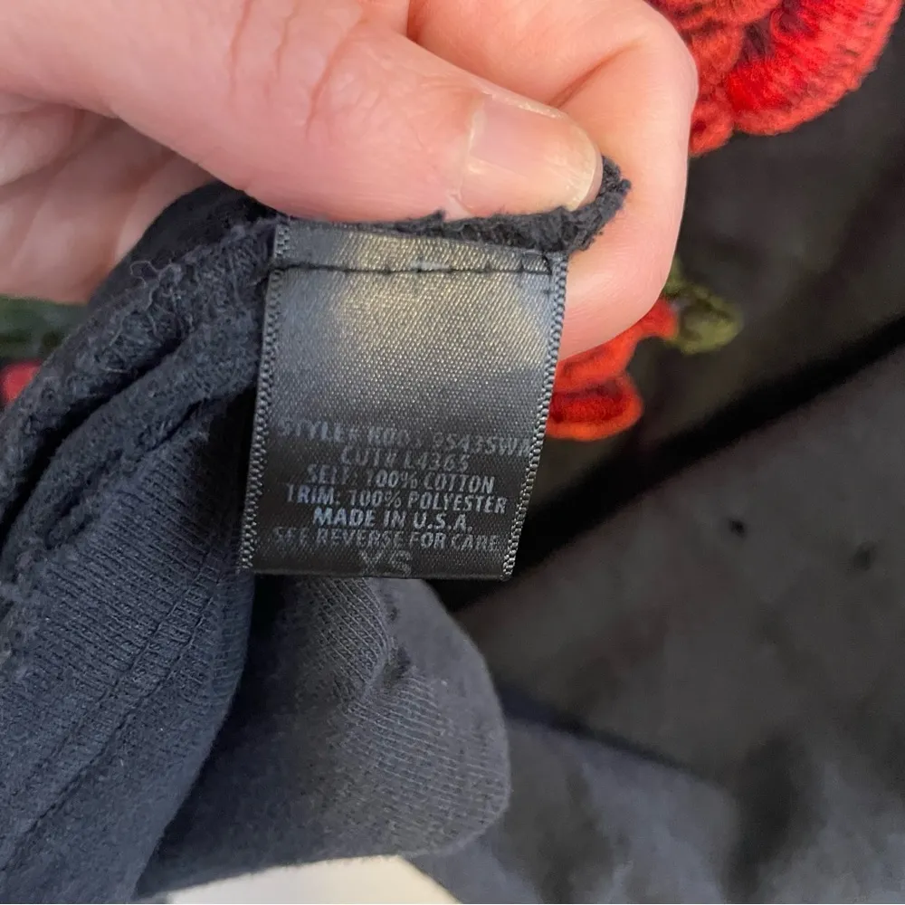 Emma & Sam distressed embroidered floral t-shirt oversized XS - Image 5