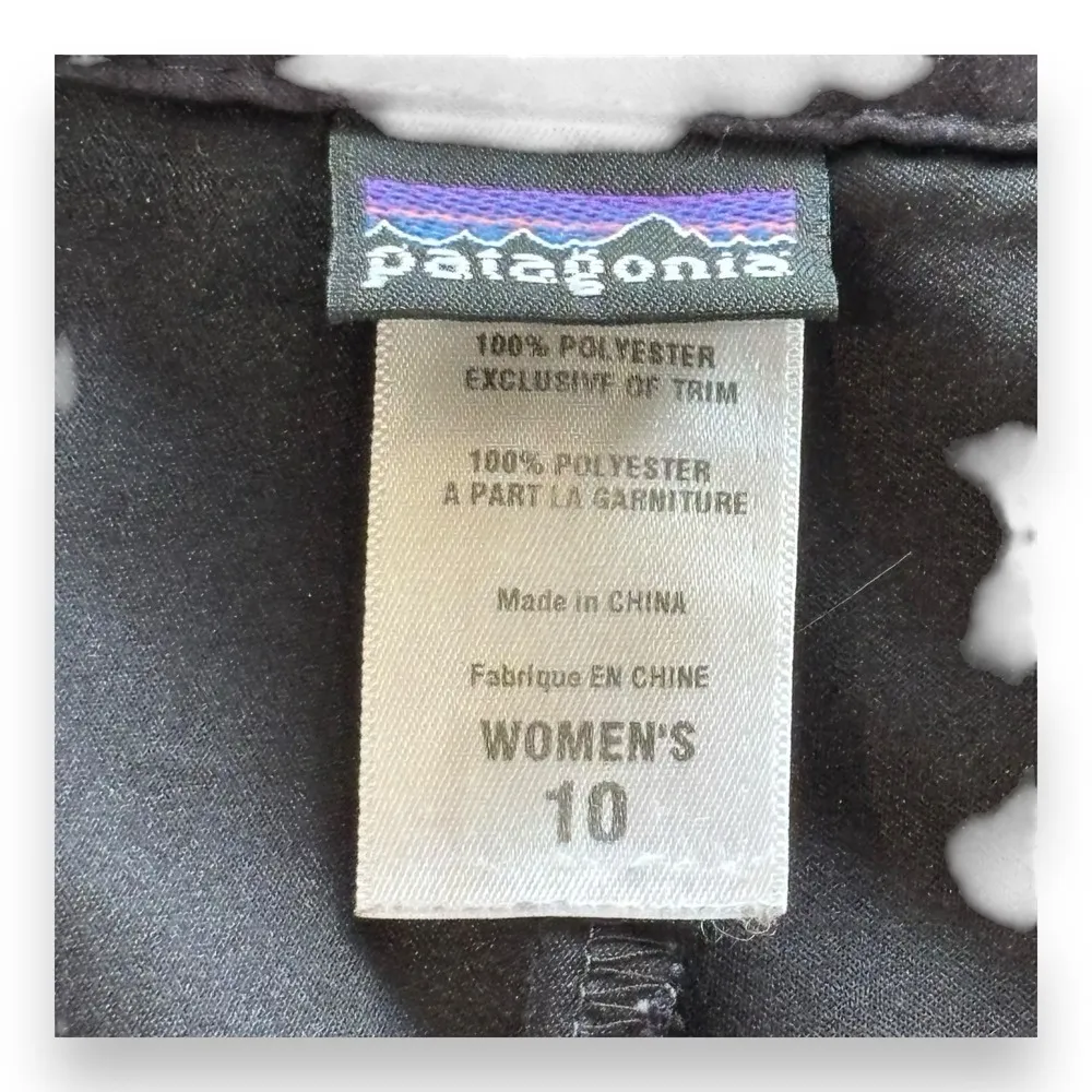 Women's Patagonia Duway Skort Golf Skirt Size 10 Black Side Zip and Zip Pocket - Image 4