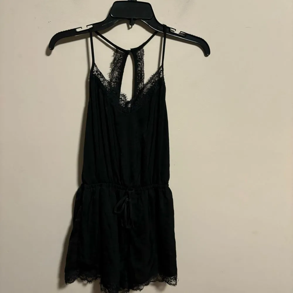 Hollister Black Lace Romper Shorts- Size Medium - Image 3