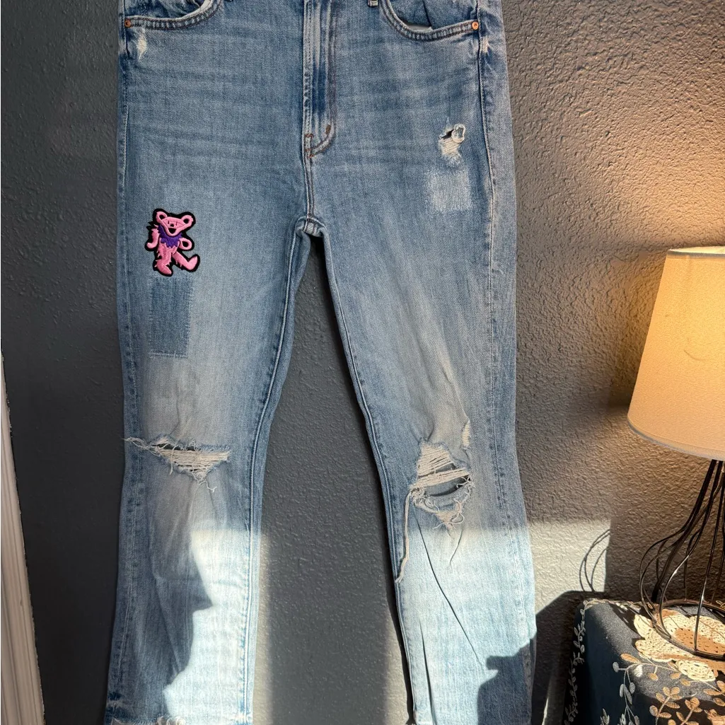 Mother Superior The Insider Crop Step Fray Jeans in the color We are Castaways Blue Size 27 - Image 4