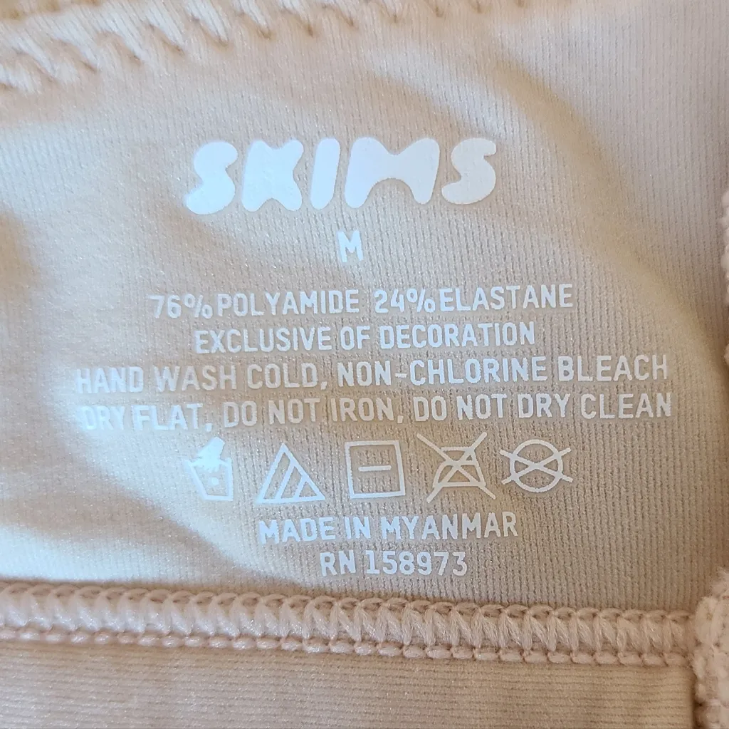 SKIMS Fits Everybody Triangle Bralette - Image 4