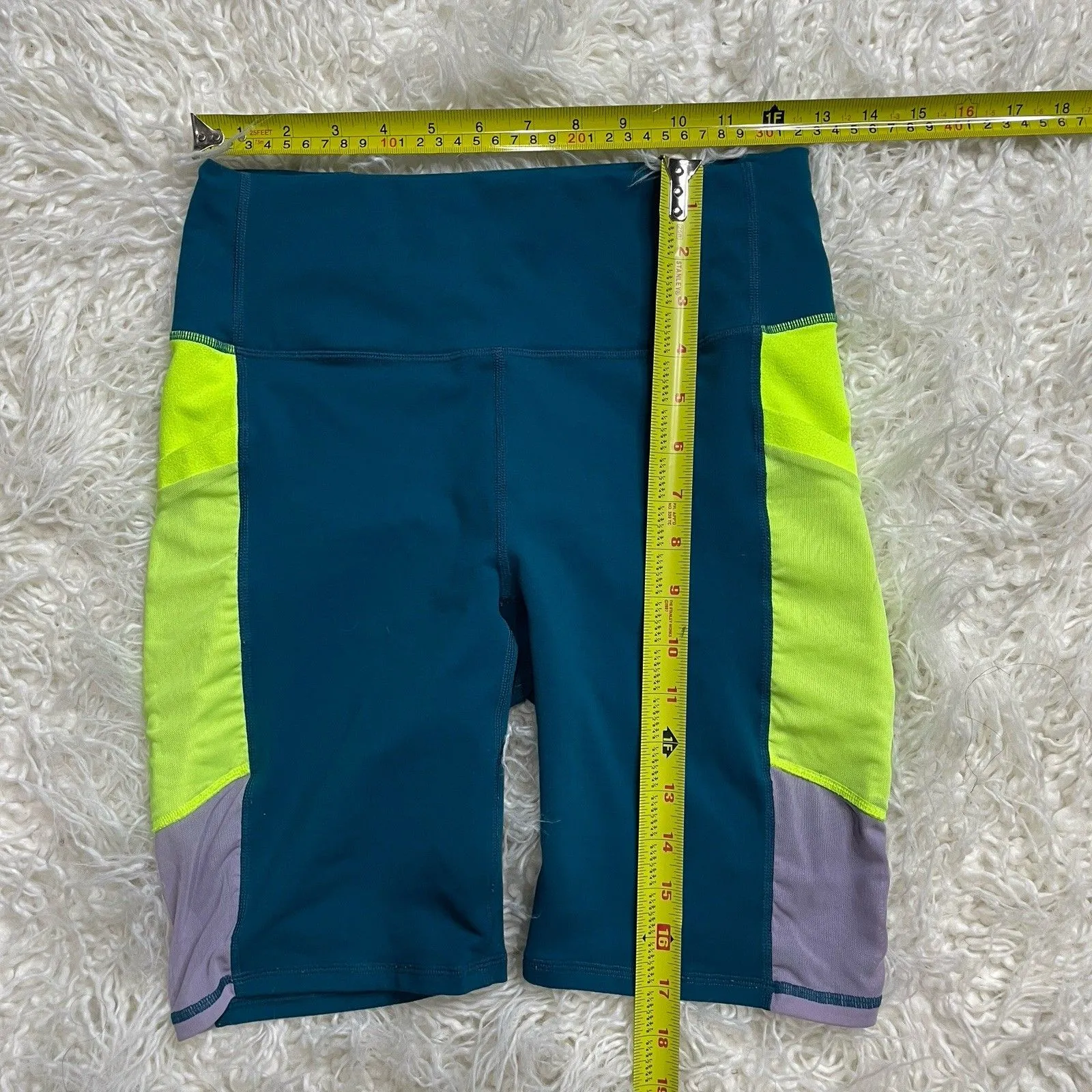 Fabletics On-The-Go PowerHold® High-Waisted 9" Pocket Bike Shorts Women's Medium - Image 2