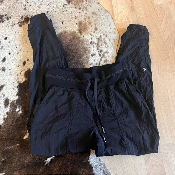 LULULEMON‎ Black Dance Studio Crop Unlined 25” Athletic Pants Size 4 - Image 8