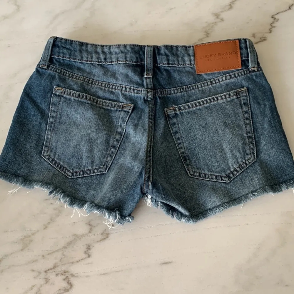 Lucky Brand  The Cut Off Denim Shorts - Image 4