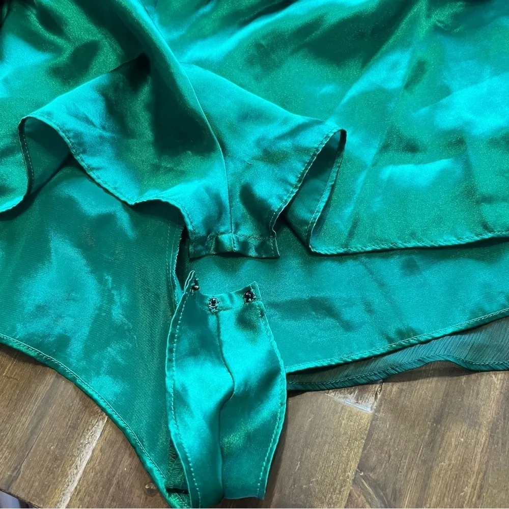 Victoria's Secret Gold Label Emerald Green Slip Chemis  Built in Shorts Sheer L - Image 9