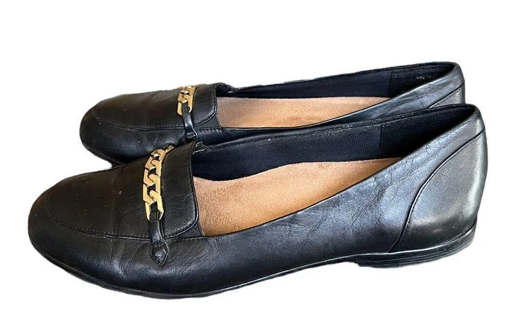 Trotters black leather women’s loafers with brass chain detail across toes 9N Size 9 - Image 3