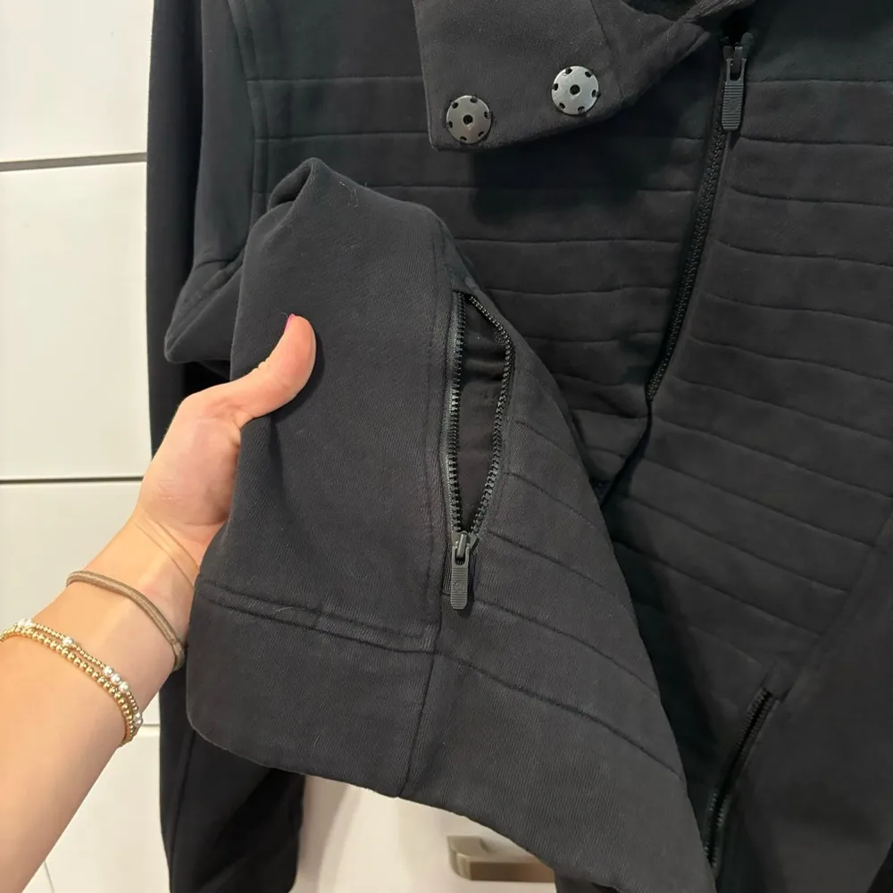 Lululemon Fleece Be True Jacket Black - Image 4