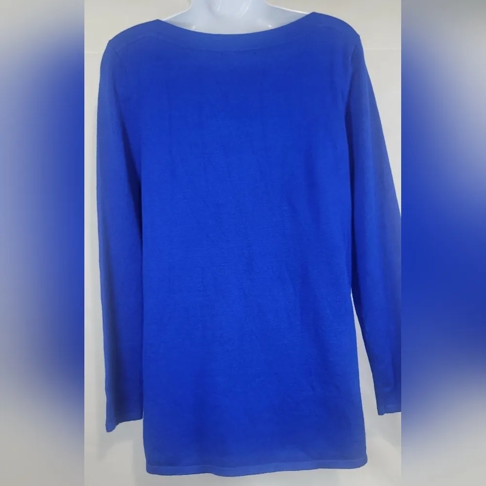 Cable & Gauge crew neck rhinestone embellished pullover sweater size medium - Image 4