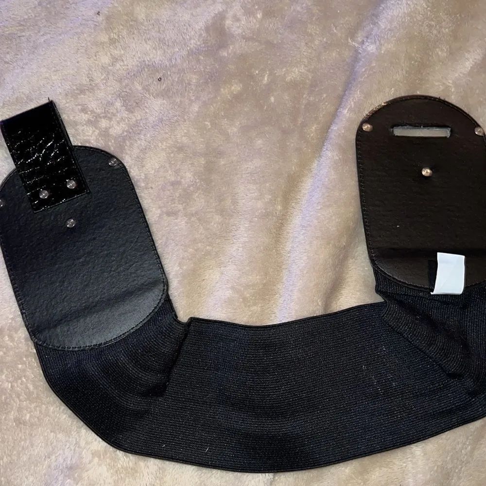 Black stretchy belt with faux croc leather on front and silver bling buckle! New - Image 14