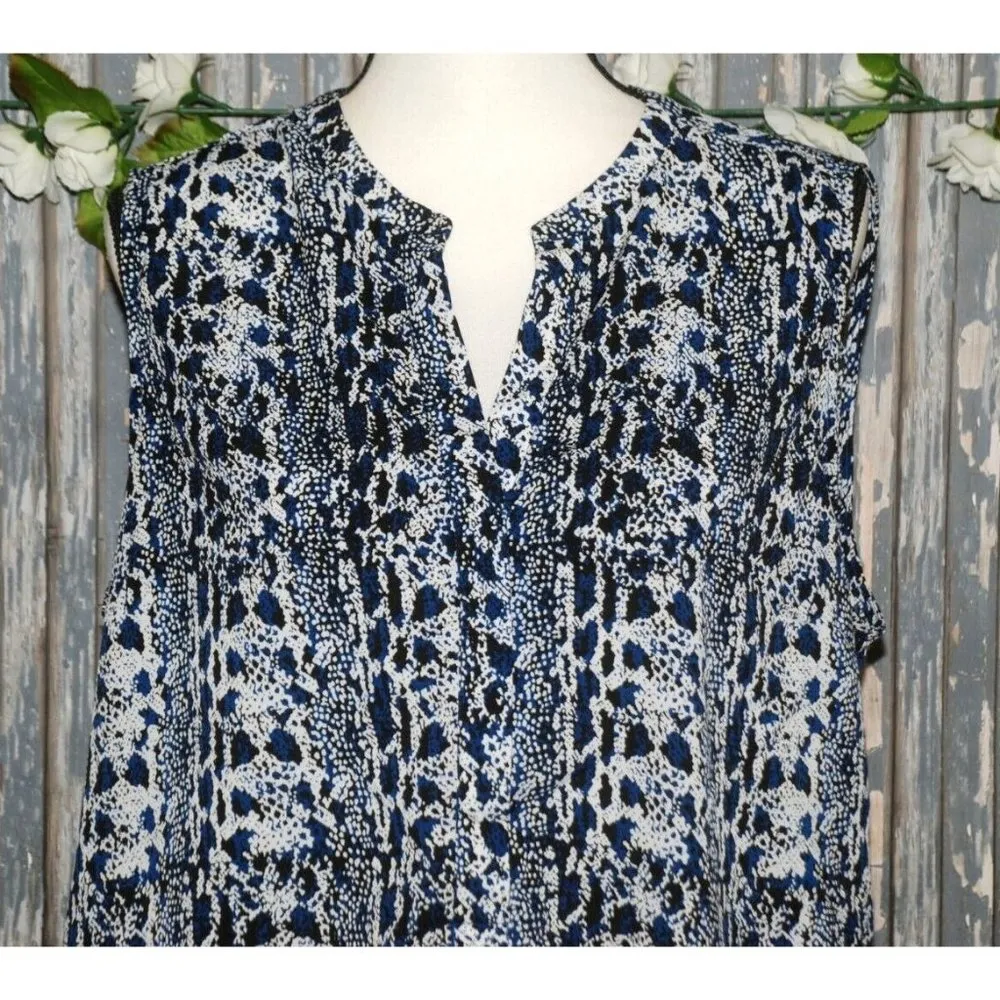 Woman's Sleeveless Blouse Size XL by Katherine Barclay Blue & Black V-Neck - Image 2